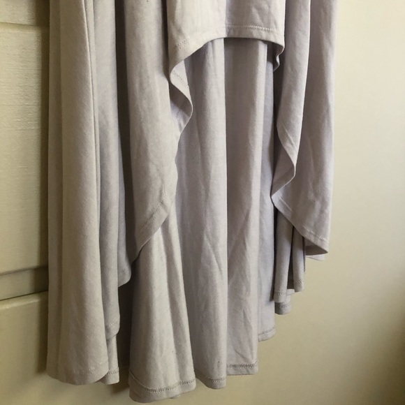 3 for $15✨ Cream High-Low Skirt - Picture 3 of 7